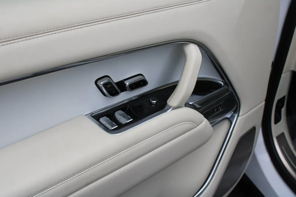 2024 Land Rover Range Rover SV - Photo 19