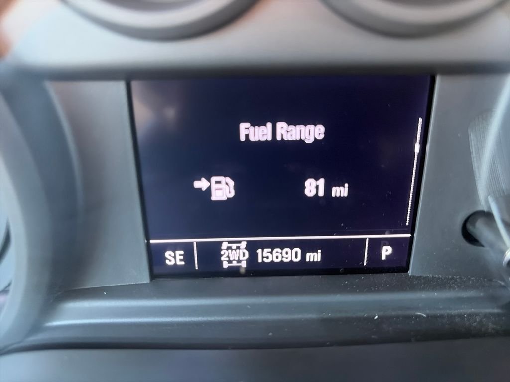 Used 2025 White Chevrolet Custom image 17
