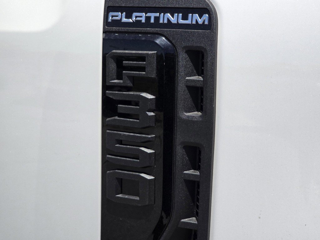 New 2026 Star White Metallic Tri-Coat Ford Platinum image 30