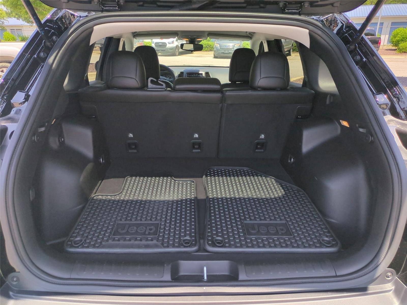Used 2022 Diamond Black Crystal Pearlcoat Jeep Trailhawk image 33