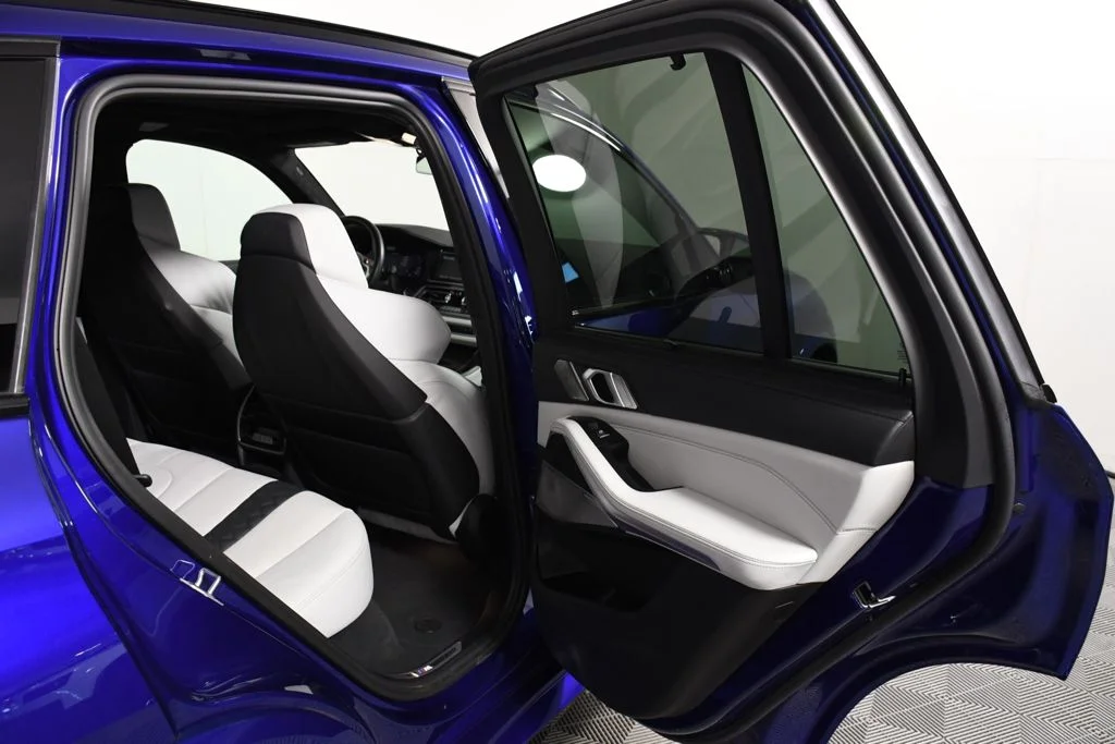Used 2023 Marina Bay Blue Metallic BMW Base image 12