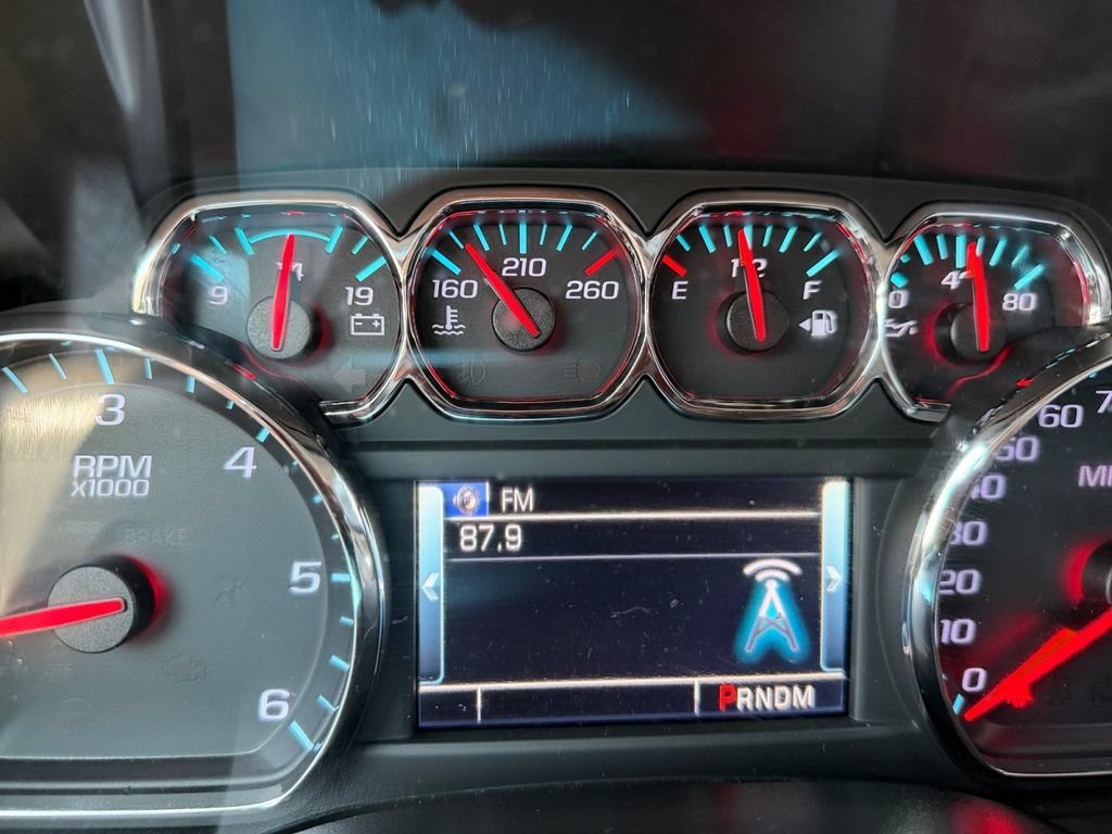 Used 2015 SILVER ICE METALLIC Chevrolet LT image 10