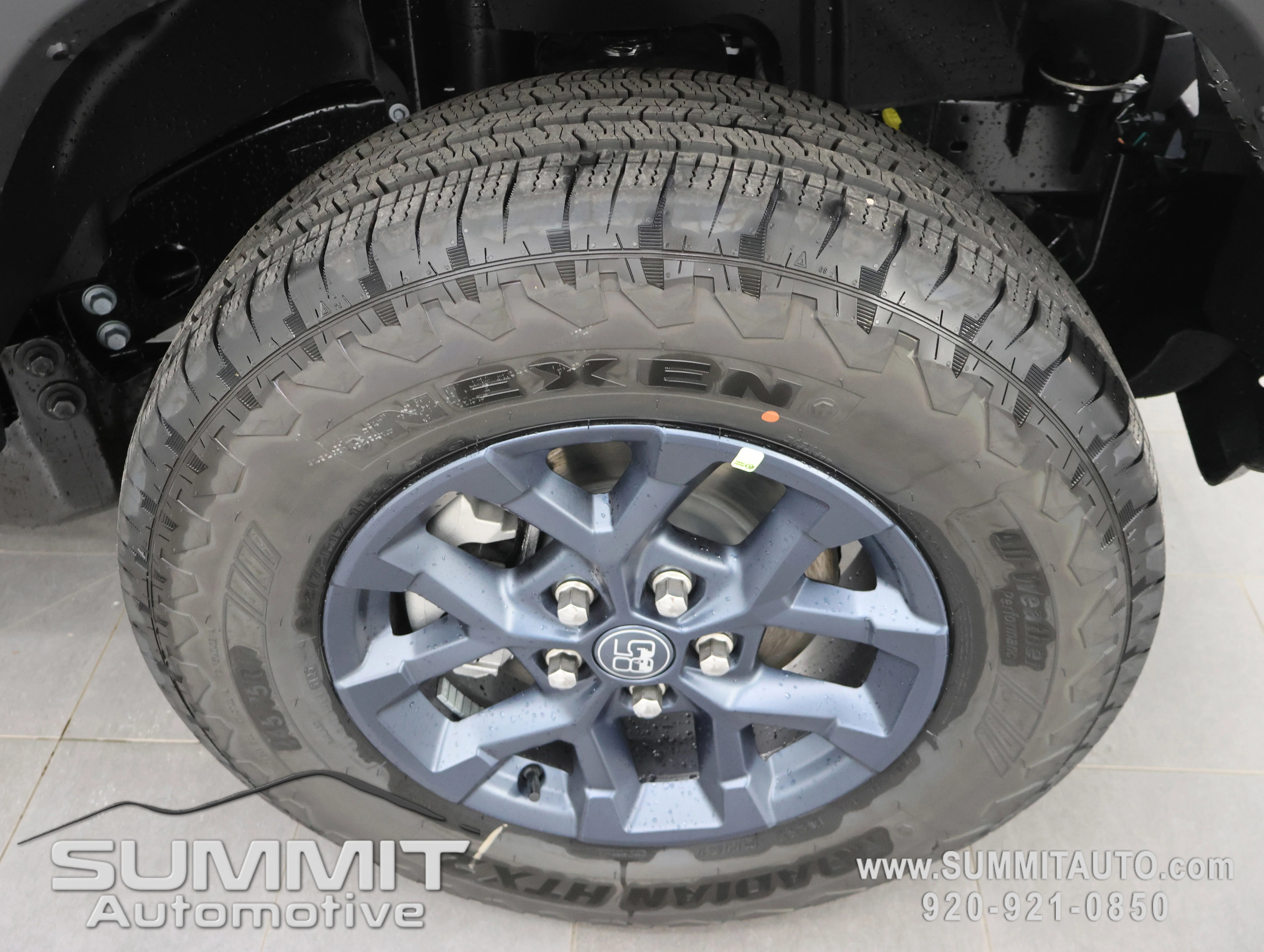 New 2026 Black Clear-Coat Exterior Paint Jeep 85th Anniversary Edition image 3