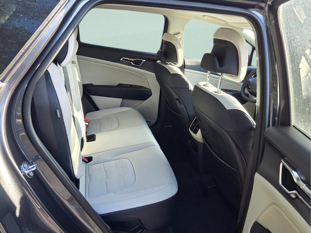 New 2027 Gravity Gray Kia SX Prestige image 18