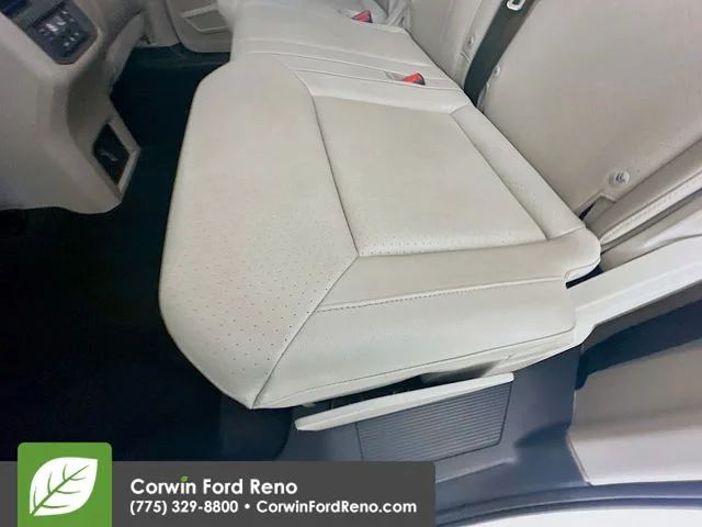 Used 2019 Pure White Volkswagen 3.6L V6 SE image 23