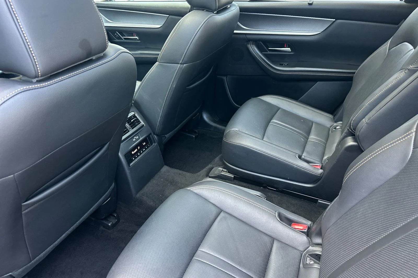 Certified Used 2025 Silver Mazda 3.3 Turbo Premium image 13