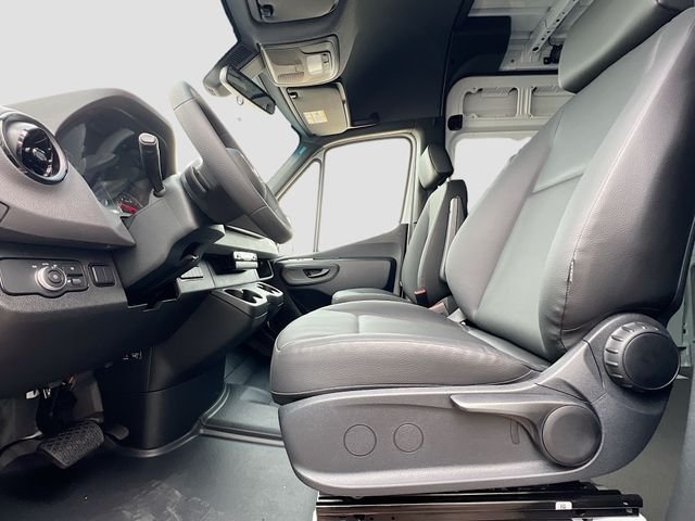 Used 2025 White Mercedes-Benz Cargo 144 WB image 15