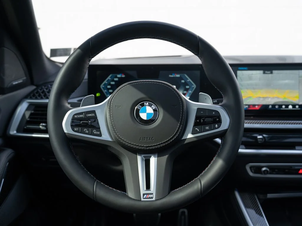 Used 2025 Black BMW M60i image 23