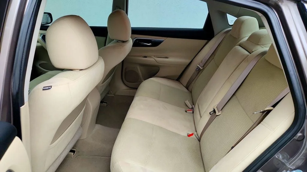 Used 2014 Java Metallic Nissan 4dr Sedan I4 2.5 SV image 19
