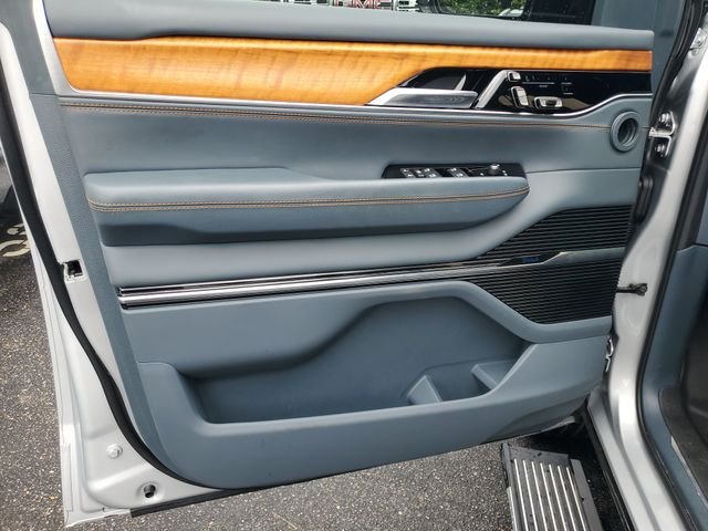 Used 2022 Silver Jeep Series III image 7