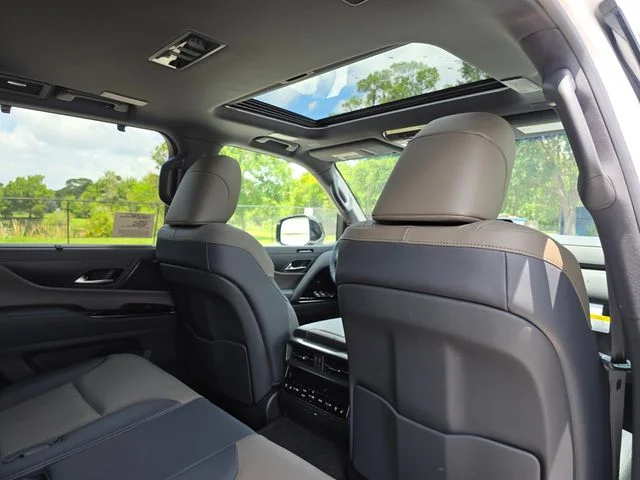 2026 Lexus LX 700h Overtrail - Photo 12