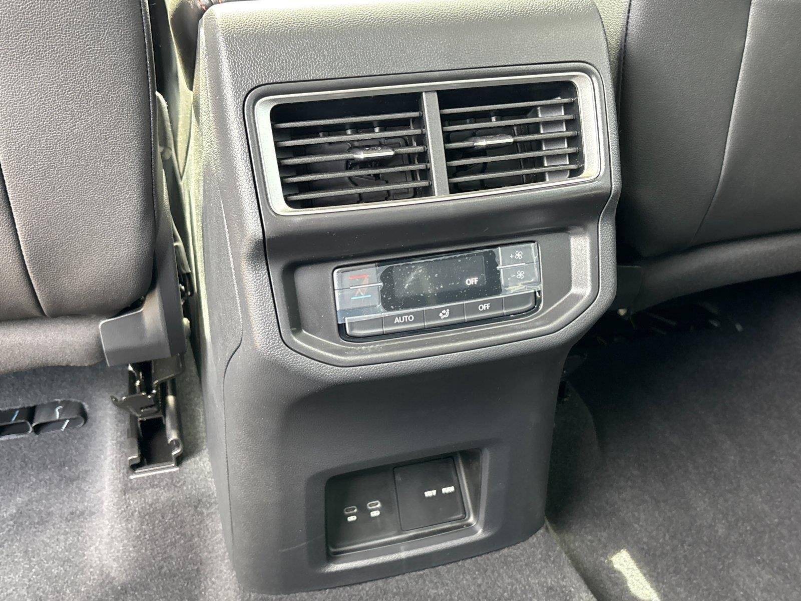 2025 Volkswagen Atlas Atlas Peak Edition - Photo 33