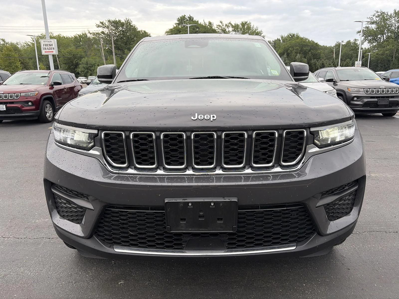 Used 2023 Baltic Gray Metallic Clearcoat Jeep Laredo image 2