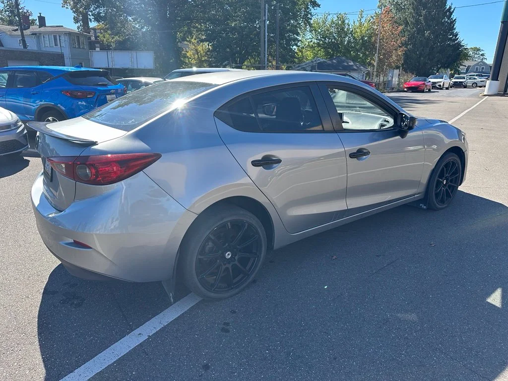 Used 2016 Silver Mazda i Sport image 5