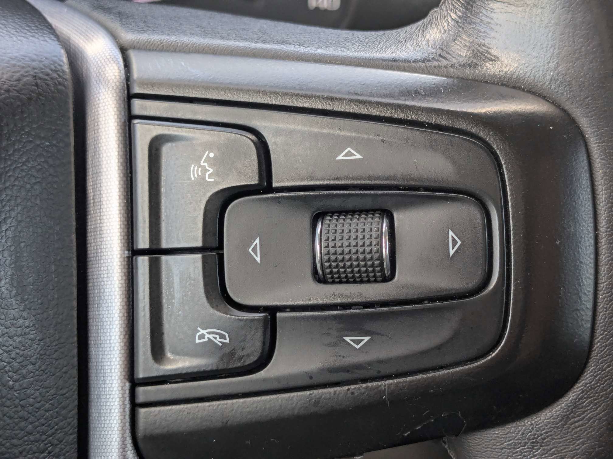 Used 2019 Smokey Quartz Metallic GMC SLT image 39