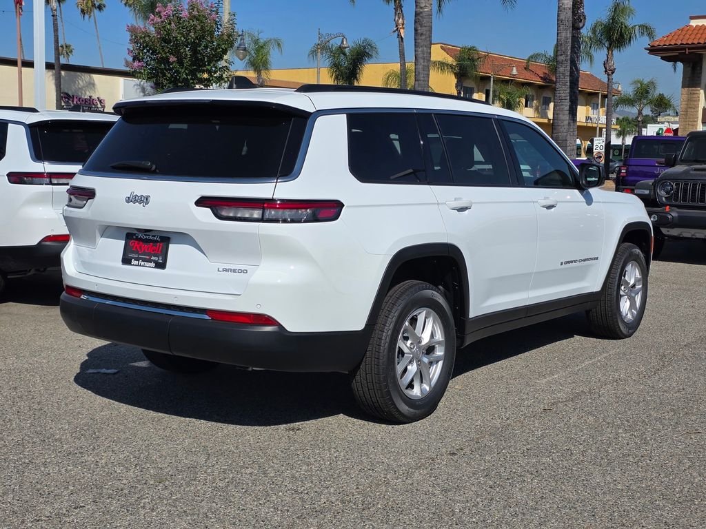 New 2026 Bright White Clear-Coat Exterior Paint Jeep Laredo image 4