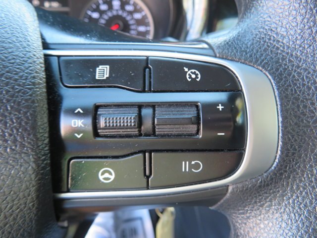 Used 2022 Glacial White Pearl Kia LX image 28