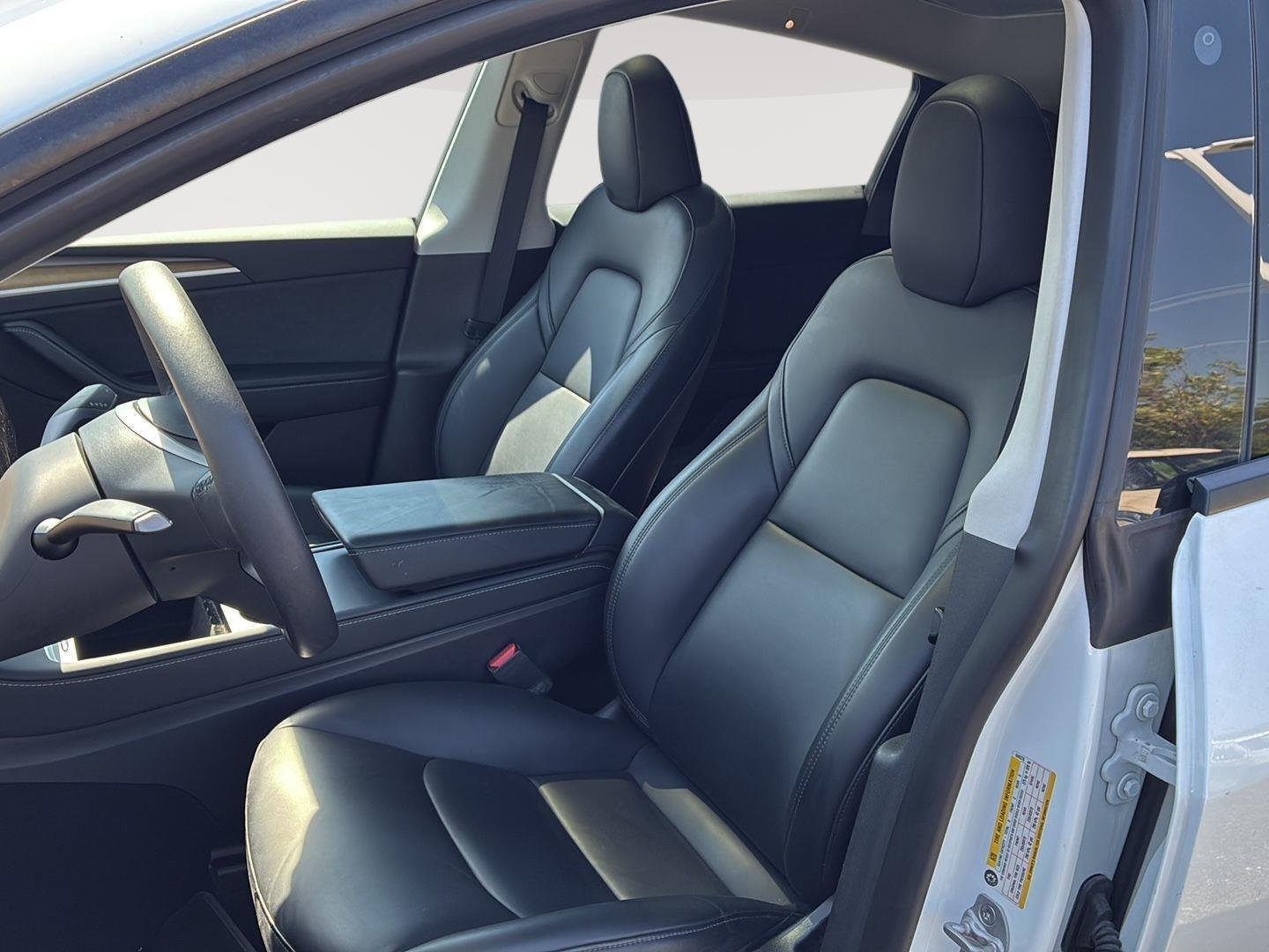 Used 2023 WHIT Tesla Performance image 4