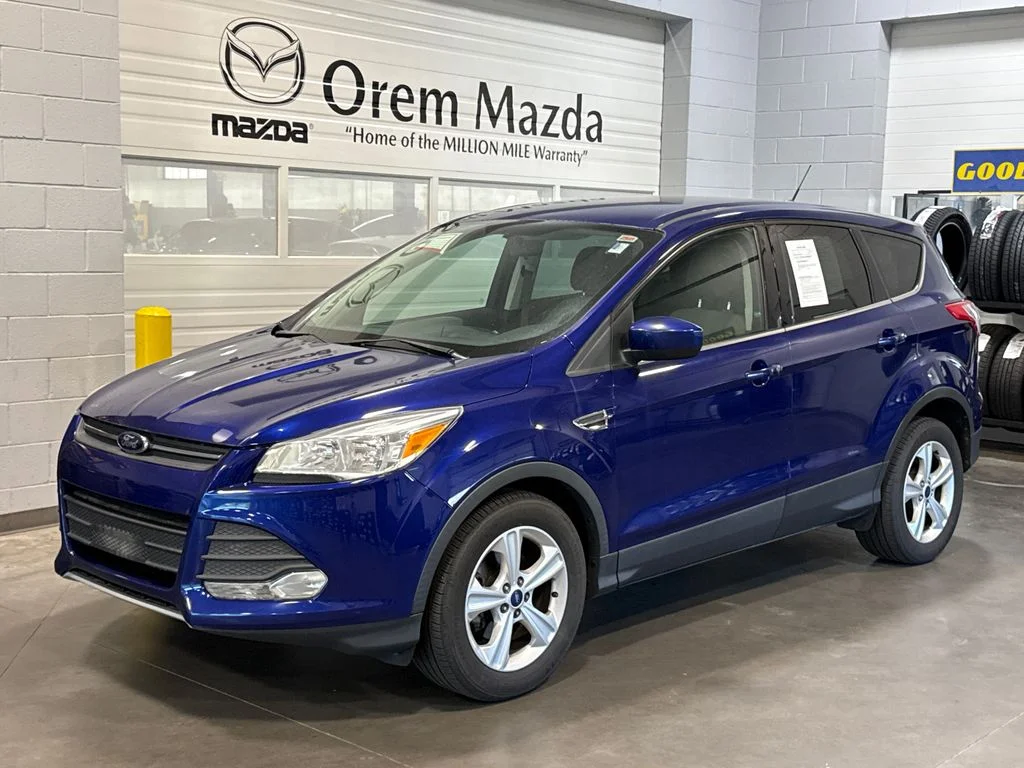 Used 2016 Blue Ford SE image 1