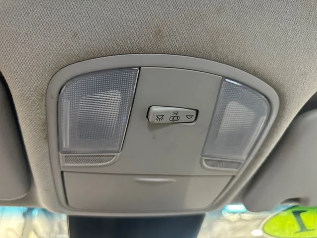 Used 2021 Red Hyundai SE image 29