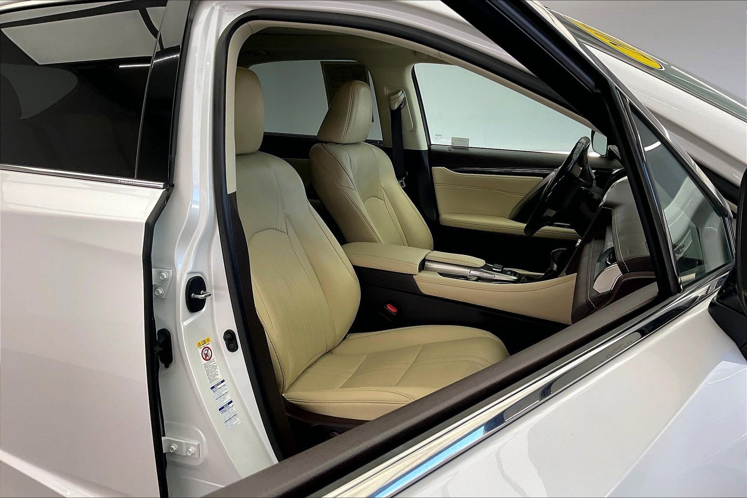 Used 2019 Eminent White Pearl Lexus RX 450h image 6