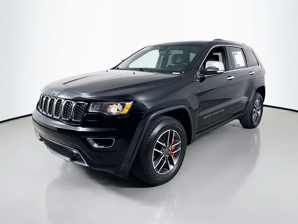 Used 2019 Diamond Black Crystal Pearlcoat Jeep Limited image 8