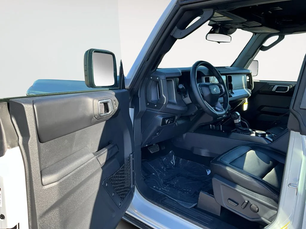New 2026 AVALANCHE GRAY Ford Badlands image 15