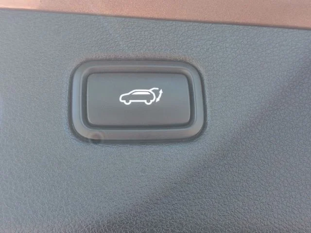 Used 2016 Beige Hyundai Limited image 26