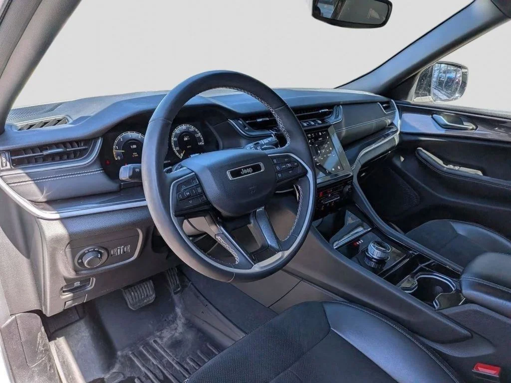Used 2023 White Jeep Altitude X image 13
