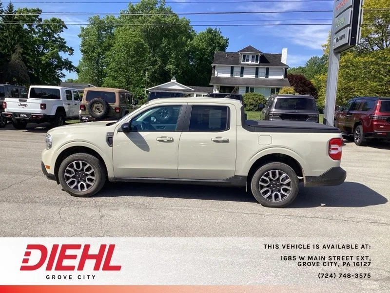 Used 2024  Ford Lariat image 4