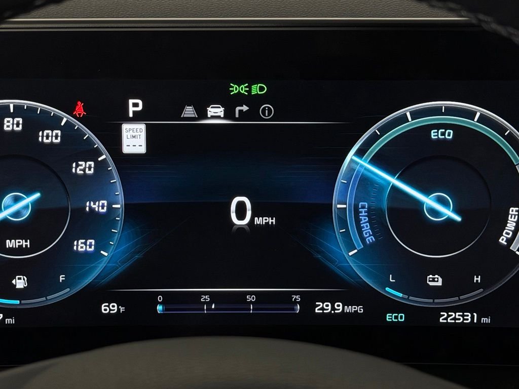 Used 2023 Snow White Pearl Kia X-Line Prestige image 14
