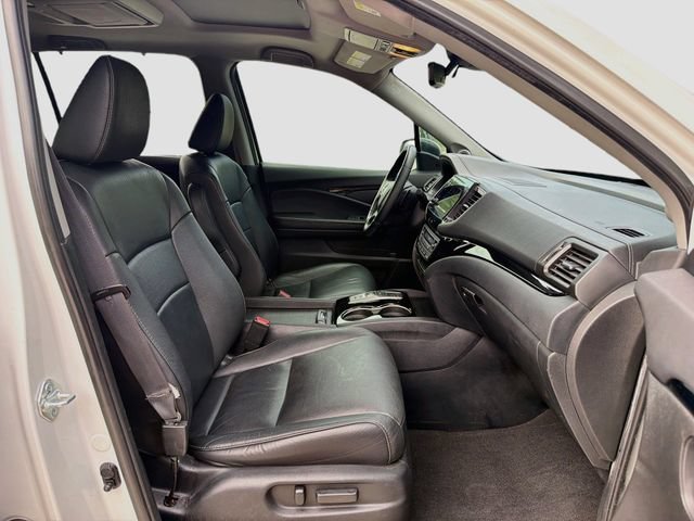 Used 2021 White Honda Touring 7-Passenger image 15