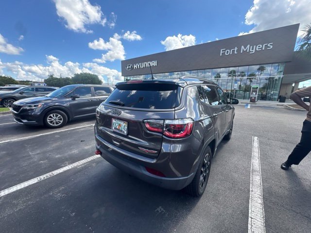 Used 2021 Granite Crystal Metallic Clearcoat Jeep Trailhawk image 8