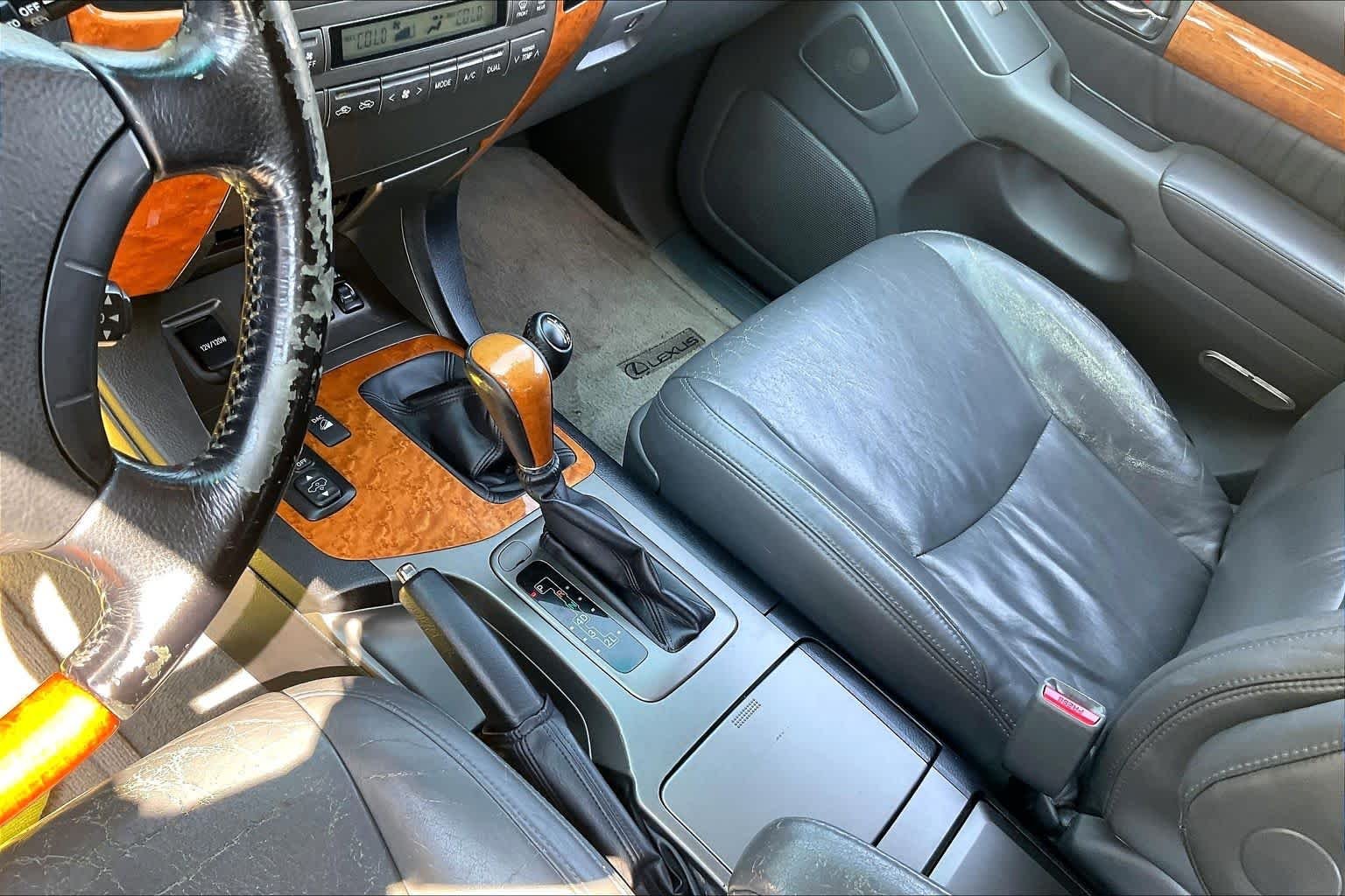 Used 2005 Black Onyx Lexus  image 15