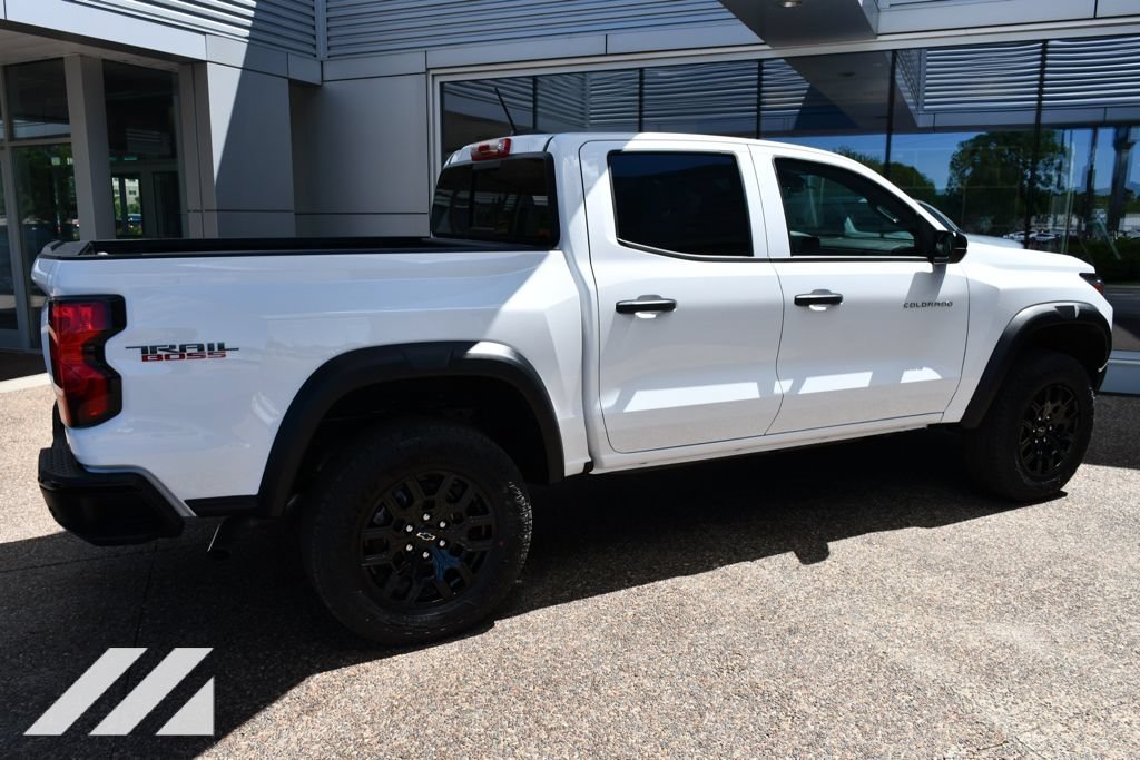 2026 Chevrolet Colorado Trail Boss - Photo 8
