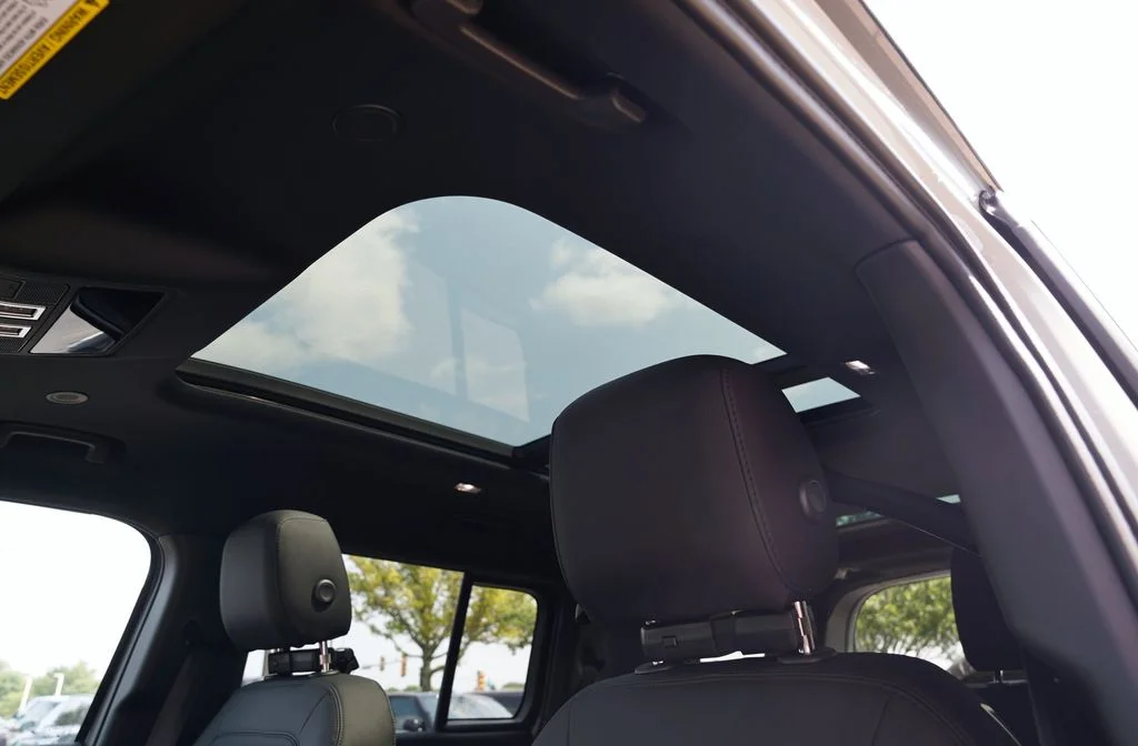 New 2026 Borasco Grey Land Rover X-Dynamic SE image 13