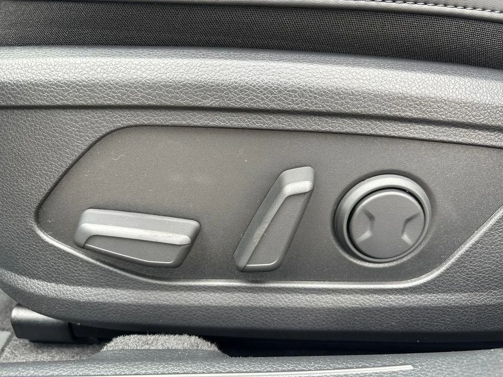 2025 Kia K5 EX - Photo 16