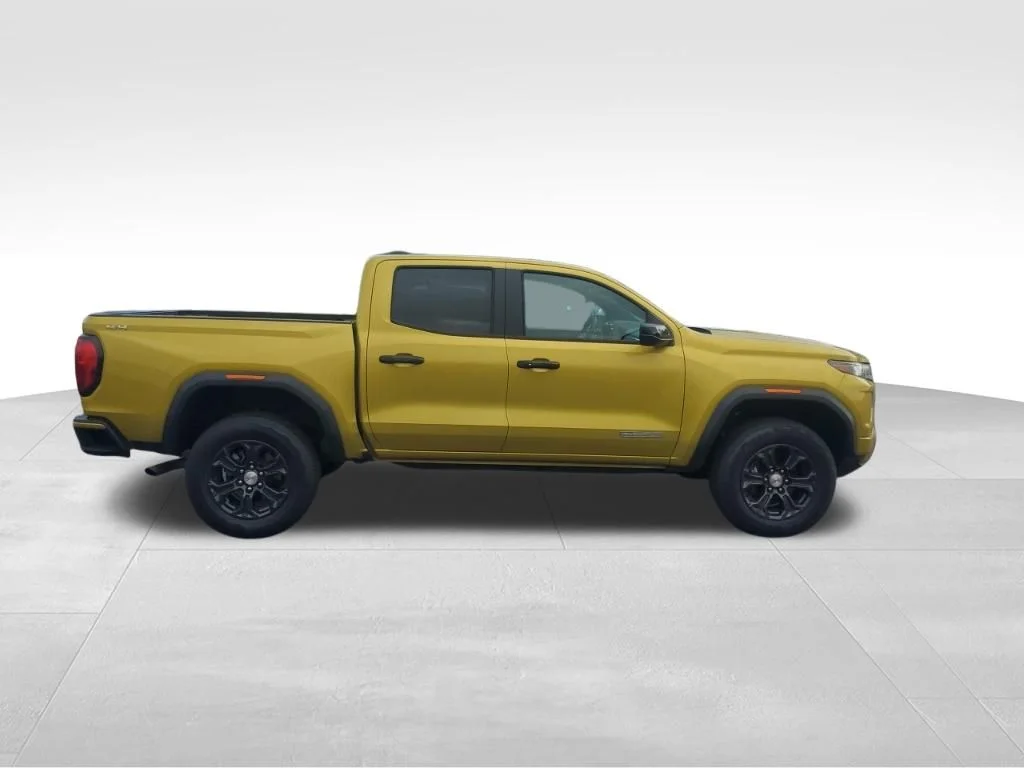 Used 2023 Red GMC Elevation image 10