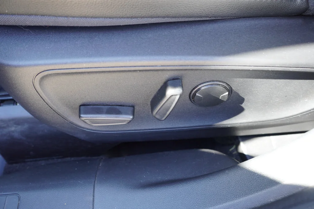 Used 2022 Agate Black Metallic Ford SEL image 23