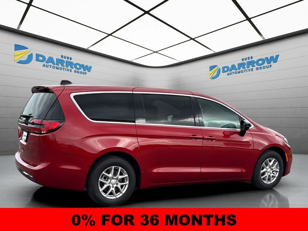 New 2026 Red Hot Pearl-Coat Exterior Paint Chrysler Select image 5