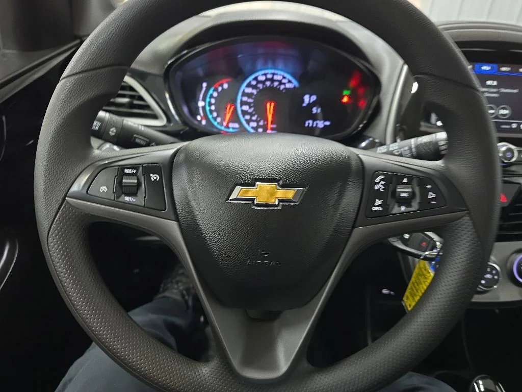 Used 2020 Summit White Chevrolet 1LT image 18