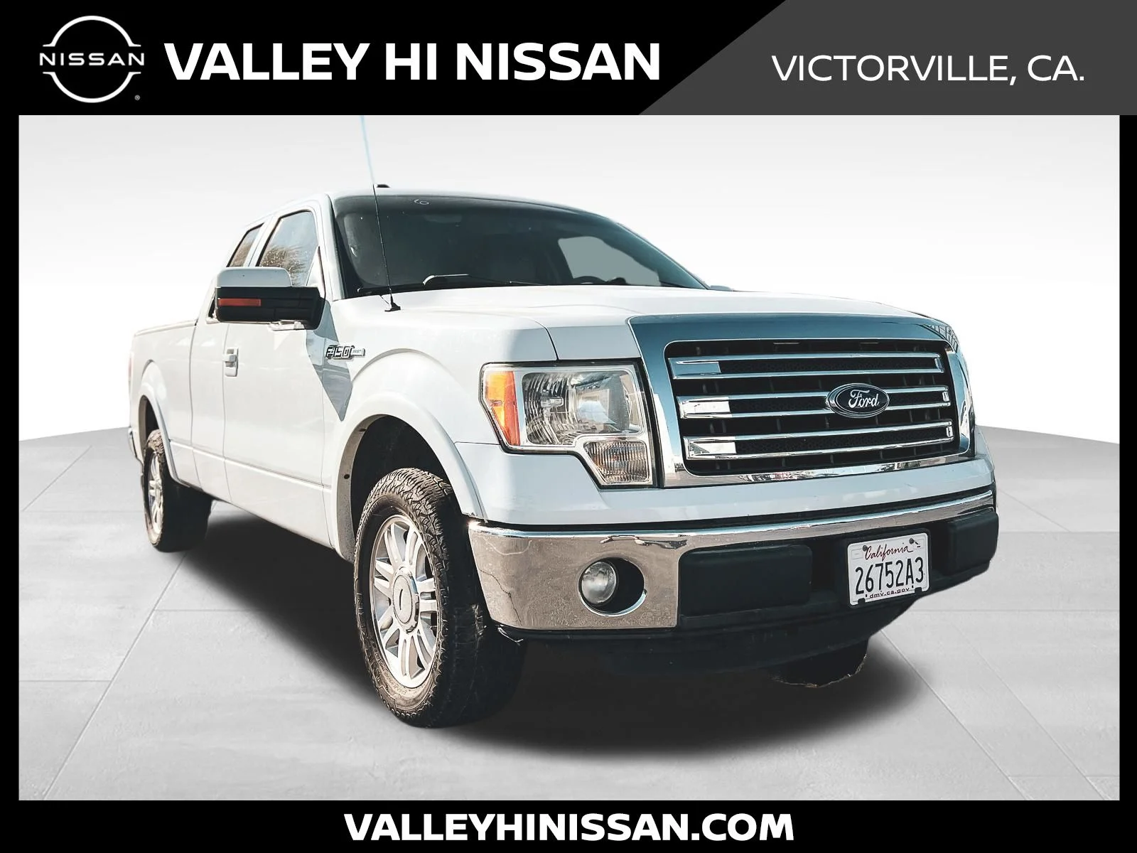 Used 2013 White Ford Lariat image 1