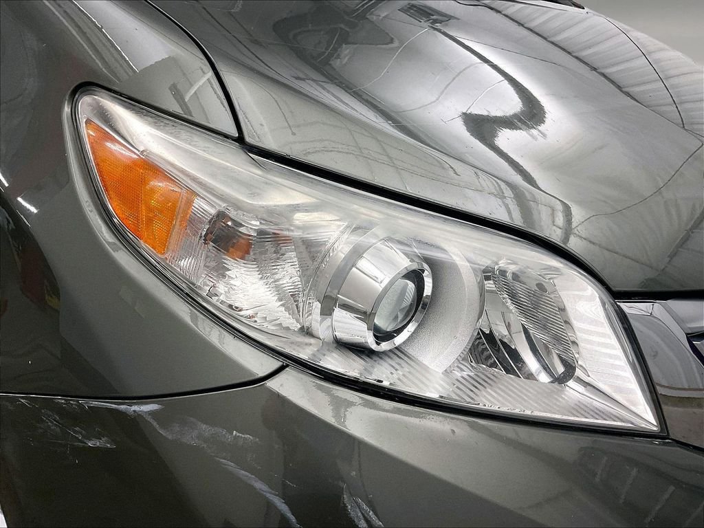 Used 2011 Green Toyota Limited image 34