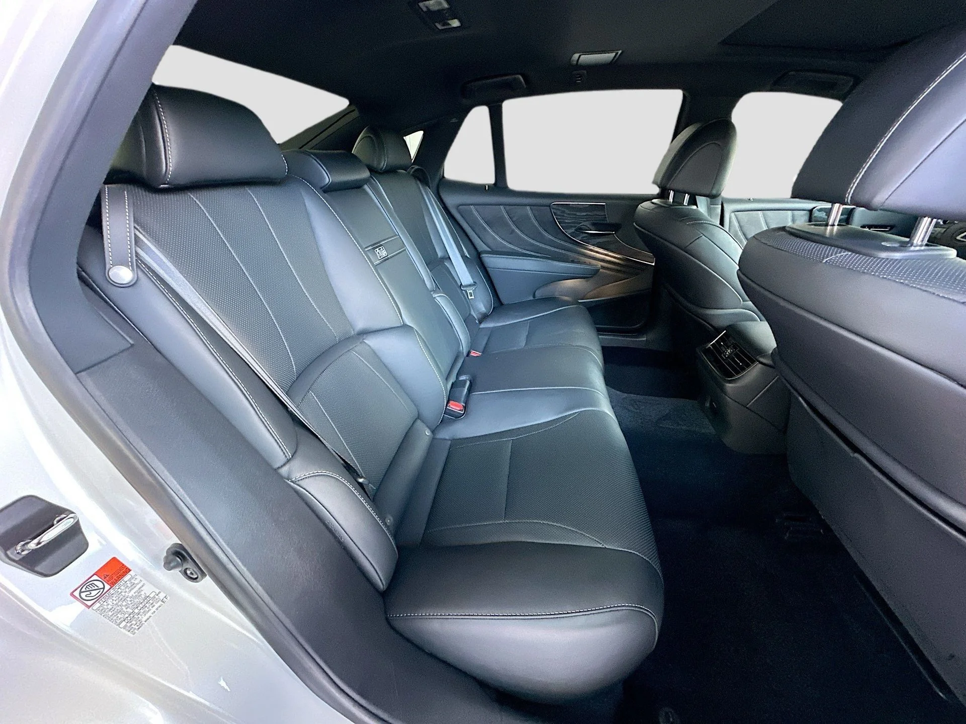 Used 2023 White Lexus 500 Base image 26