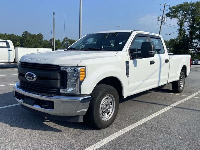 Used 2017 White Ford XL image 3