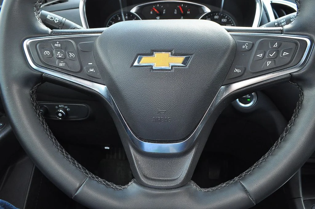 Used 2024 White Chevrolet LT image 25
