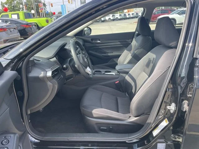 Used 2025 Black Nissan 2.5 SV image 11