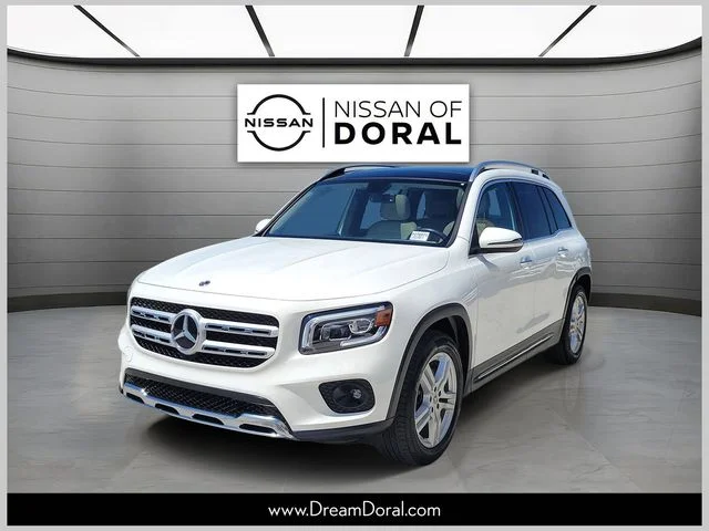 Used 2023 White Mercedes-Benz GLB 250 image 1