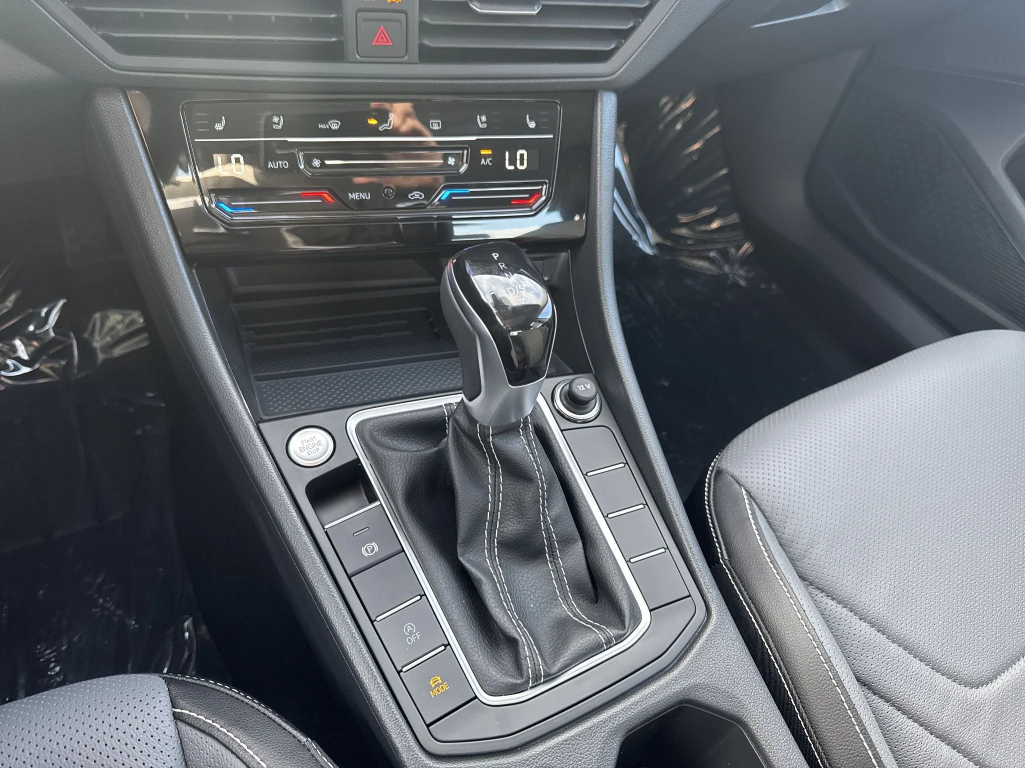 New 2026 Platinum Gray Metallic Volkswagen SEL image 28