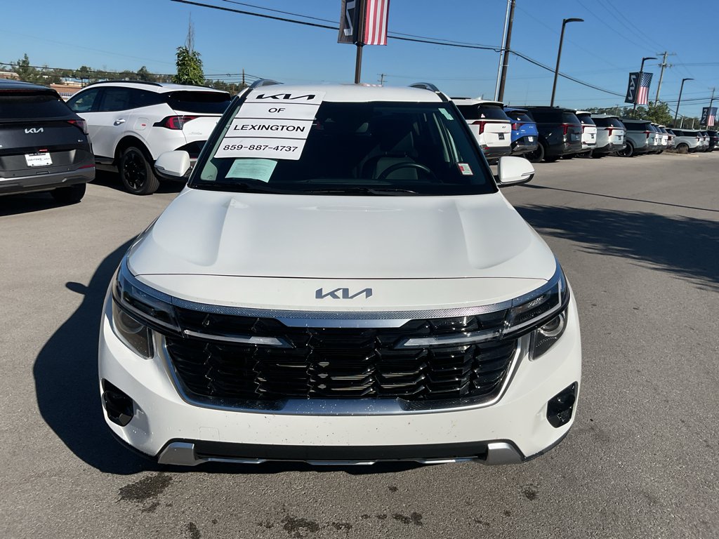 Used 2026 Snow White Pearl Kia EX image 3